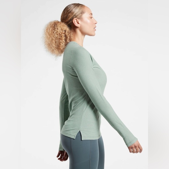 Athleta Women’s Sz XL Sea Moss Sage Green Uptempo Ribbed Henley Top Workout - Picture 2 of 8
